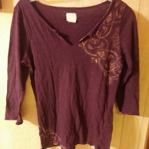 Shirt with quarter sleeves